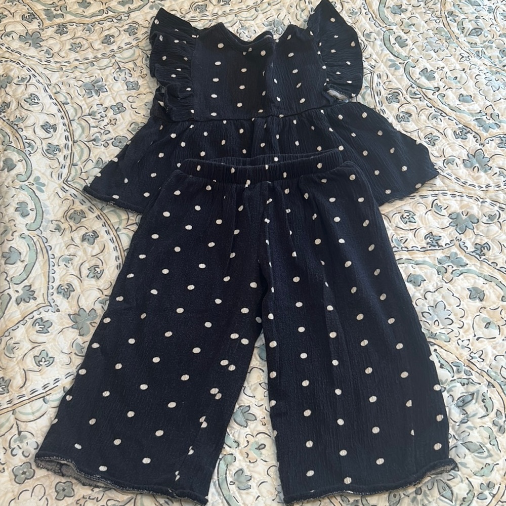 Navy blue and white polka dot cropped pants and shirt set. 18-24 mos.